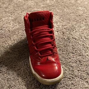 Red Jordan 11 size 6.5 youth